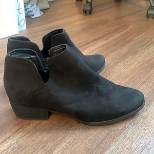 Blonde Waterproof Black Booties